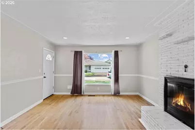 1725 Grant St NE, Salem, OR 97301 - Photo 7