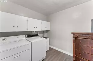 1725 Grant St NE, Salem, OR 97301 - Photo 17
