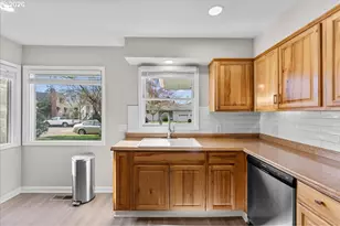 1725 Grant St NE, Salem, OR 97301 - Photo 11