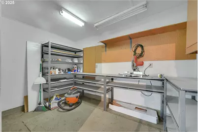 2617 Fulton St, Albany, OR 97322 - Photo 29