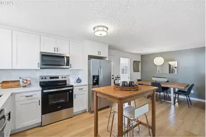 3870 SE Walnut St, Hillsboro, OR 97123 - Photo 7