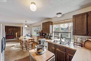 2031 Kincheloe Ln, Myrtle Point, OR 97458 - Photo 13