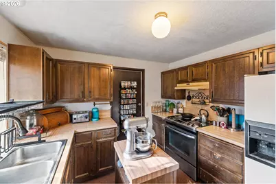 2031 Kincheloe Ln, Myrtle Point, OR 97458 - Photo 11