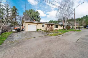 2031 Kincheloe Ln, Myrtle Point, OR 97458 - Photo 3