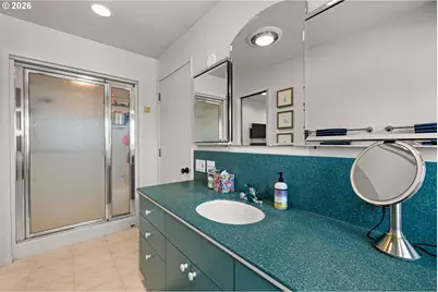 7929 SW 4th Ave, Portland, OR 97219 - Photo 17