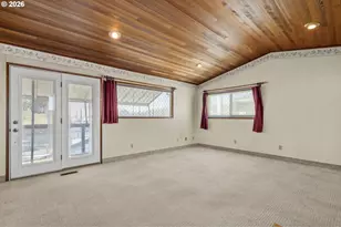 18989 NE Marine Dr, Portland, OR 97230 - Photo 23