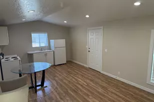 13045 SE Stark St, Portland, OR 97233 - Photo 5