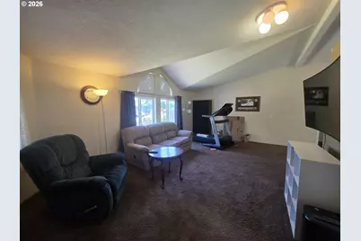 525 N 14th Ave, Cornelius, OR 97113 - Photo 5