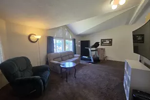 525 N 14th Ave, Cornelius, OR 97113 - Photo 5
