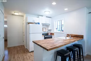 9809 N Exeter Ave, Portland, OR 97203 - Photo 5