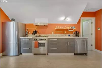 3762 N Melrose Dr, Portland, OR 97227 - Photo 21