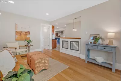 3762 N Melrose Dr, Portland, OR 97227 - Photo 9
