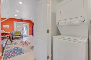 3762 N Melrose Dr, Portland, OR 97227 - Photo 23