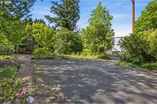 6434 SW Brugger St, Portland, OR 97219 - Photo 33