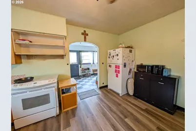 2104 1st St, La Grande, OR 97850 - Photo 5