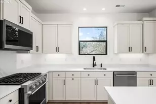 870 W 25th Ave, Eugene, OR 97405 - Photo 11