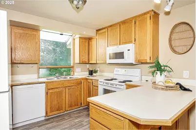 19222 Benfield Ave, Lake Oswego, OR 97035 - Photo 5