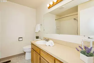 19222 Benfield Ave, Lake Oswego, OR 97035 - Photo 17