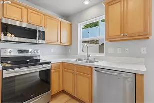 400 SE 2nd St, Troutdale, OR 97060 - Photo 11