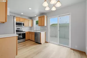 400 SE 2nd St, Troutdale, OR 97060 - Photo 9