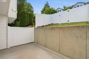400 SE 2nd St, Troutdale, OR 97060 - Photo 27