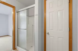 400 SE 2nd St, Troutdale, OR 97060 - Photo 17