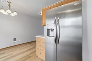400 SE 2nd St, Troutdale, OR 97060 - Photo 13