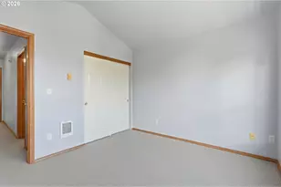 400 SE 2nd St, Troutdale, OR 97060 - Photo 21