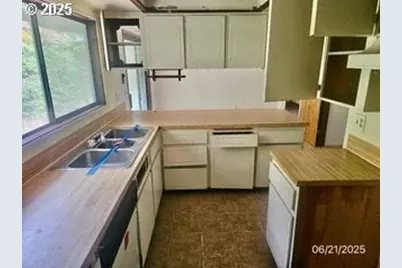 266 Woodruff Mountain Rd, Roseburg, OR 97471 - Photo 11