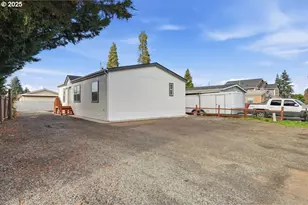 20815 Walnut St, Aurora, OR 97002 - Photo 1