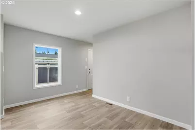 20815 Walnut St, Aurora, OR 97002 - Photo 13