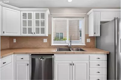 881 N 28th Ave, Cornelius, OR 97113 - Photo 13
