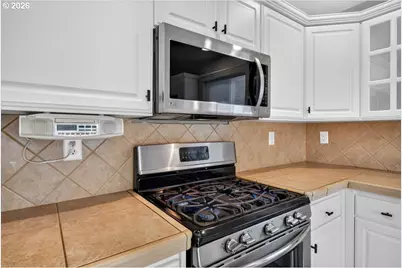 881 N 28th Ave, Cornelius, OR 97113 - Photo 11