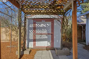 21858 SW Regal Ct, Beaverton, OR 97003 - Photo 27