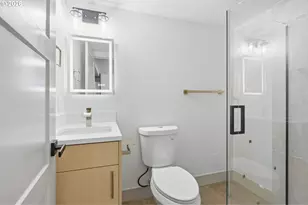 437 NE Fargo St, Portland, OR 97212 - Photo 17