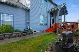 1548 NE Rocky Ridge Dr, Roseburg, OR 97470 - Photo 3