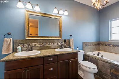 1548 NE Rocky Ridge Dr, Roseburg, OR 97470 - Photo 23