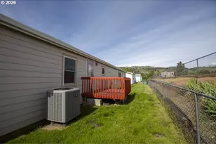 313 12th St, La Grande, OR 97850 - Photo 23