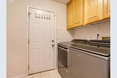 2083 NW Willamette Dr, McMinnville, OR 97128 - Photo 15
