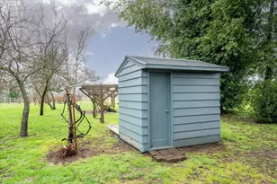 40064 McKenzie Hwy, Springfield, OR 97478 - Photo 33