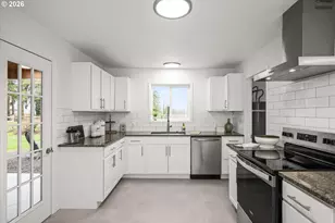 40064 McKenzie Hwy, Springfield, OR 97478 - Photo 11