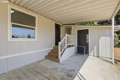 386 Lochaven Ave, Springfield, OR 97477 - Photo 3