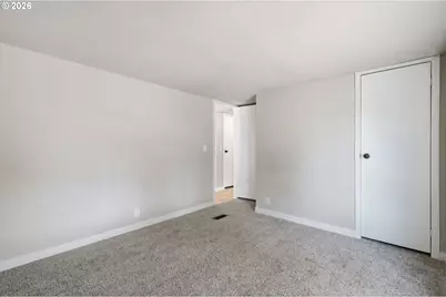 386 Lochaven Ave, Springfield, OR 97477 - Photo 27
