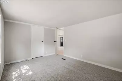 386 Lochaven Ave, Springfield, OR 97477 - Photo 29