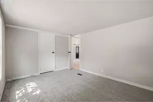 386 Lochaven Ave, Springfield, OR 97477 - Photo 29