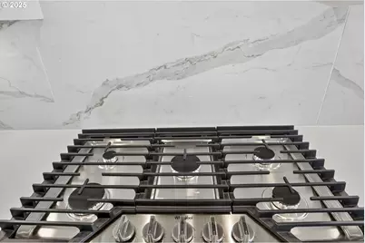 12130 SW Turnagain Dr, Tigard, OR 97224 - Photo 9