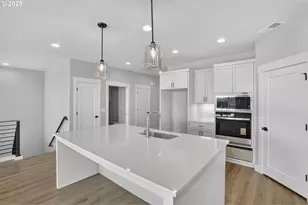 12130 SW Turnagain Dr, Tigard, OR 97224 - Photo 7