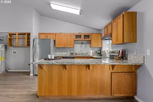 468 Merlee Cir, Eagle Point, OR 97524 - Photo 9