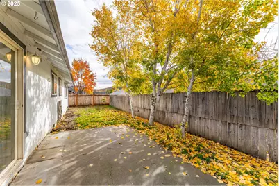 468 Merlee Cir, Eagle Point, OR 97524 - Photo 23