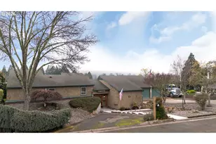 605 Deerwood Ct, Winston, OR 97496 - Photo 1